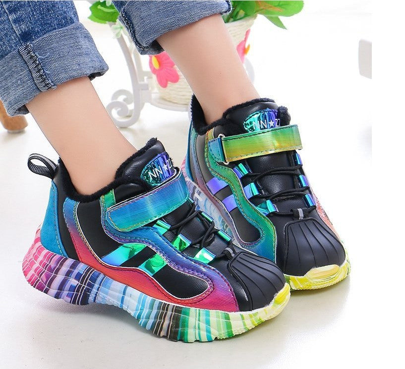 Children's sports shoes